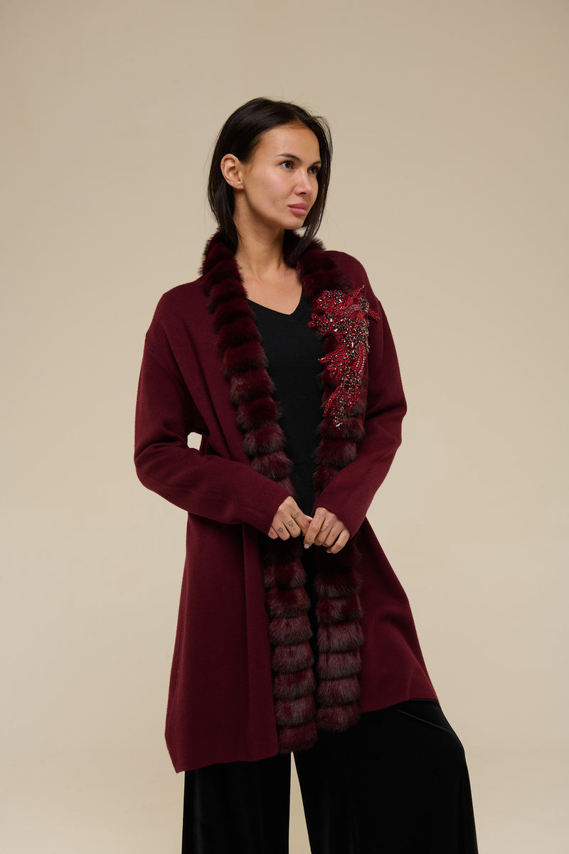 Cardigan Gioiello Bordeaux in Eco-Pelliccia – Eleganza Luxury | 22 Spazio Boutique
