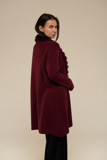 Cardigan Gioiello Bordeaux in Eco-Pelliccia – Eleganza Luxury | 22 Spazio Boutique