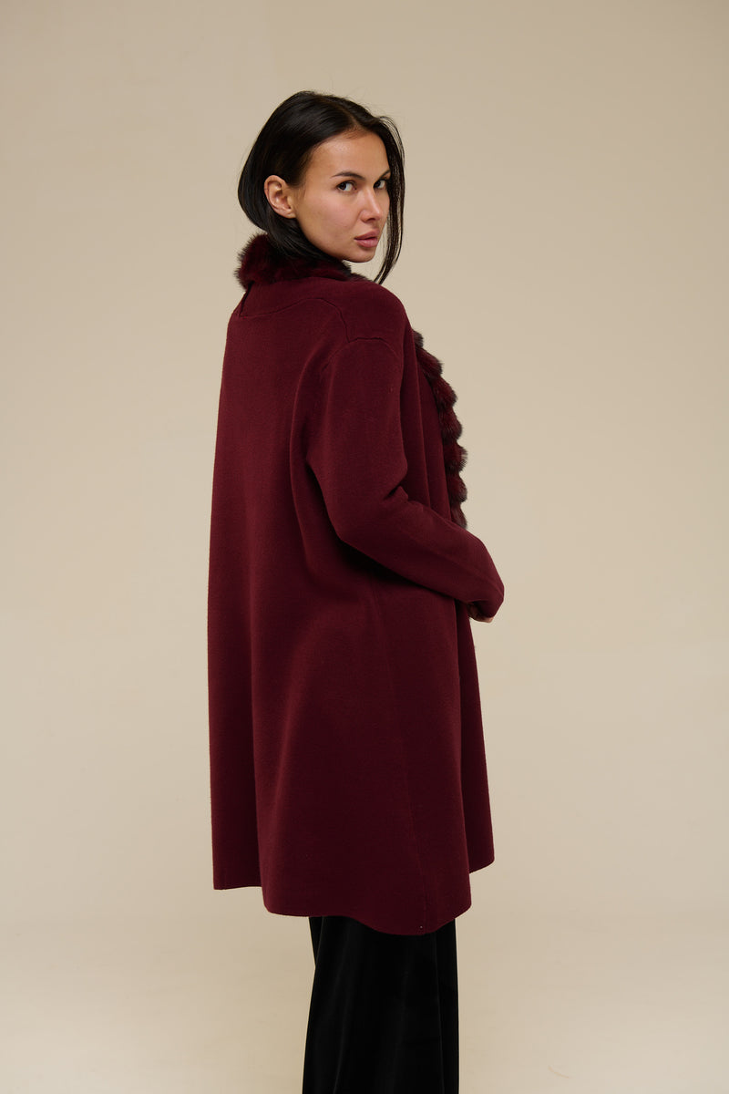 Cardigan Gioiello Bordeaux in Eco-Pelliccia – Eleganza Luxury | 22 Spazio Boutique